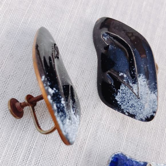 Vintage 1940s-1950s Copper, Black Enamel Screw Back Earrings, Modernist Abstract - Picture 3 of 5